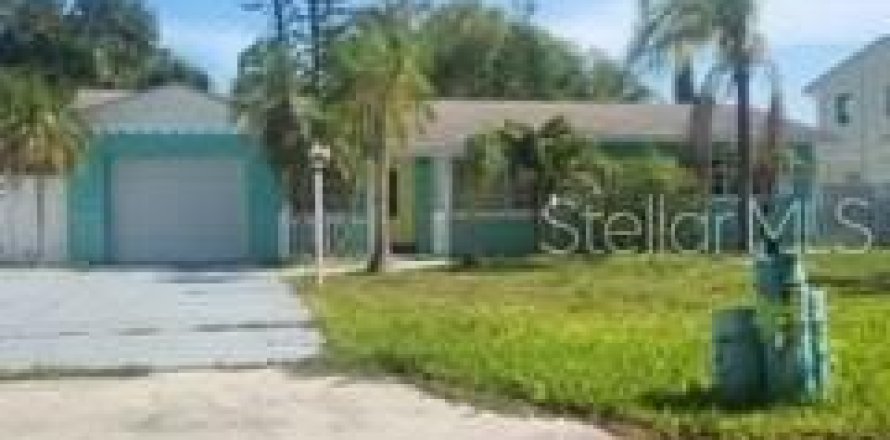 Villa ou maison à Saint Petersburg, Floride 4 chambres, 131.27 m2 № 2148003