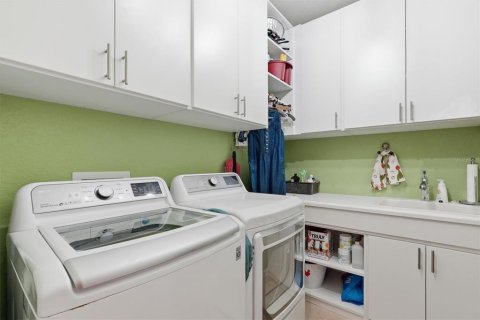 House in Ocala, Florida 3 bedrooms, 224.82 sq.m. № 2102641 - photo 30