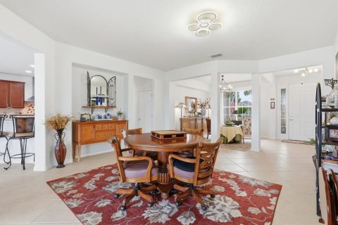 House in Ocala, Florida 3 bedrooms, 224.82 sq.m. № 2102641 - photo 9