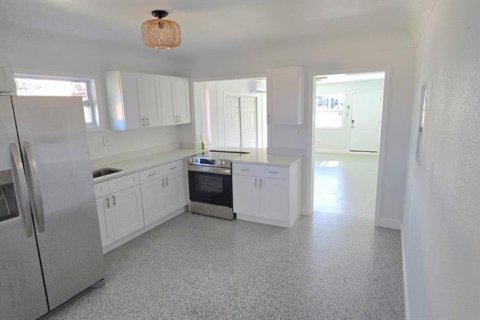 House in Dunedin, Florida 2 bedrooms, 75.72 sq.m. № 1870708 - photo 6