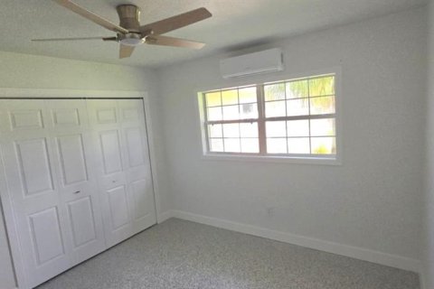 House in Dunedin, Florida 2 bedrooms, 75.72 sq.m. № 1870708 - photo 12