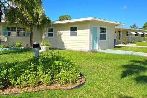 House in Dunedin, Florida 2 bedrooms, 75.72 sq.m. № 1870708 - photo 2