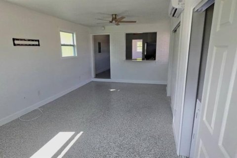 House in Dunedin, Florida 2 bedrooms, 75.72 sq.m. № 1870708 - photo 4
