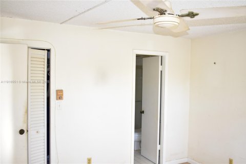 Condo in Sunrise, Florida, 2 bedrooms  № 1971924 - photo 10