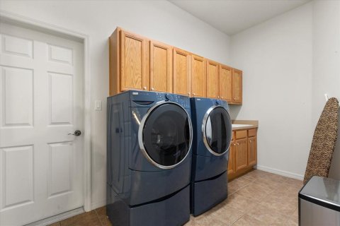House in Leesburg, Florida 2 bedrooms, 222.87 sq.m. № 1516830 - photo 25