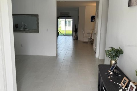 Casa en venta en Haines City, Florida, 4 dormitorios, 196.02 m2 № 2166742 - foto 2