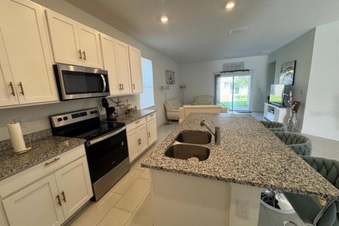 Casa en venta en Haines City, Florida, 4 dormitorios, 196.02 m2 № 2166742 - foto 17