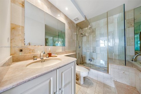 Condo in Miami Beach, Florida, 1 bedroom  № 2009774 - photo 13