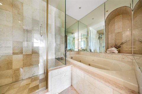 Condo in Miami Beach, Florida, 1 bedroom  № 2009774 - photo 14