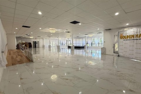 Commercial property in Saint Petersburg, Florida 868.91 sq.m. № 1800590 - photo 20