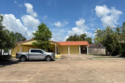 Commercial property in Saint Petersburg, Florida 868.91 sq.m. № 1800590 - photo 5