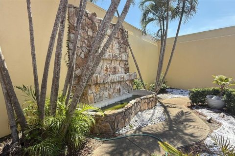 Commercial property in Saint Petersburg, Florida 868.91 sq.m. № 1800590 - photo 8