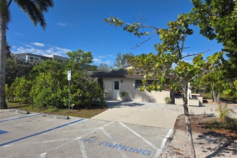 Propiedad comercial en venta en Punta Gorda, Florida, 2 dormitorios, 109.81 m2 № 2166560 - foto 5