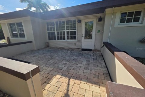 Propiedad comercial en venta en Punta Gorda, Florida, 2 dormitorios, 109.81 m2 № 2166560 - foto 12