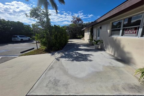 Propiedad comercial en venta en Punta Gorda, Florida, 2 dormitorios, 109.81 m2 № 2166560 - foto 14