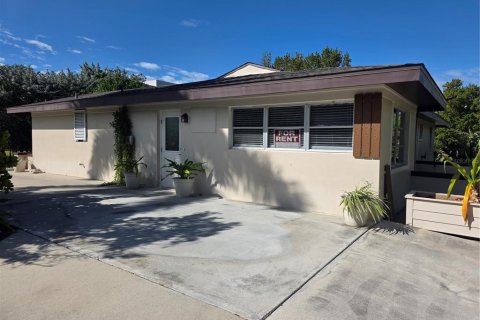 Propiedad comercial en venta en Punta Gorda, Florida, 2 dormitorios, 109.81 m2 № 2166560 - foto 6