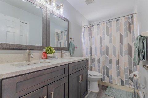 Casa en venta en Kissimmee, Florida, 4 dormitorios, 212 m2 № 1881112 - foto 24