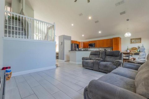 Casa en venta en Kissimmee, Florida, 4 dormitorios, 212 m2 № 1881112 - foto 13