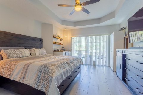 Casa en venta en Kissimmee, Florida, 4 dormitorios, 212 m2 № 1881112 - foto 21