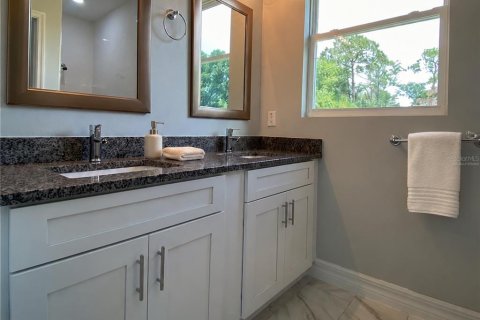 House in Lakeland, Florida 3 bedrooms, 117.43 sq.m. № 2416929 - photo 5