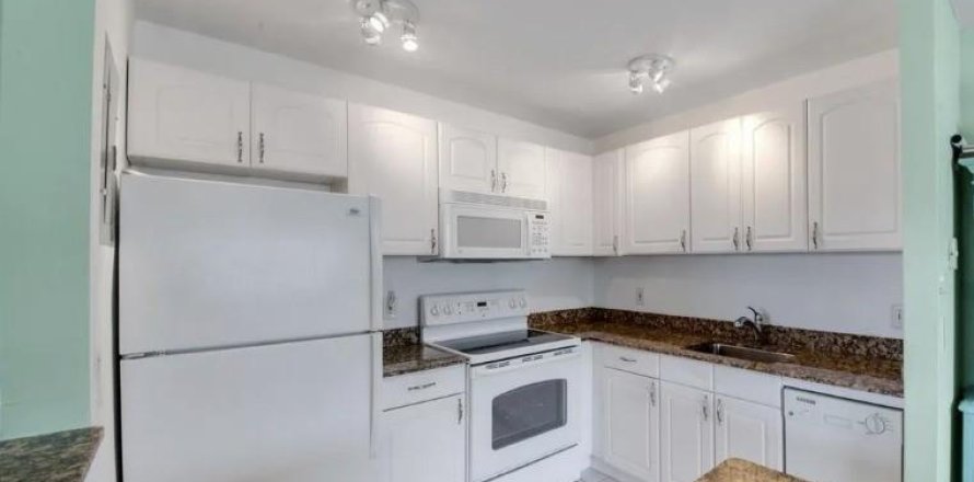 Condo in Delray Beach, Florida, 1 bedroom  № 2169602