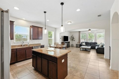 House in Lutz, Florida 5 bedrooms, 295.71 sq.m. № 1869780 - photo 6