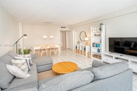 Condo in Miami Beach, Florida, 1 bedroom  № 2278364