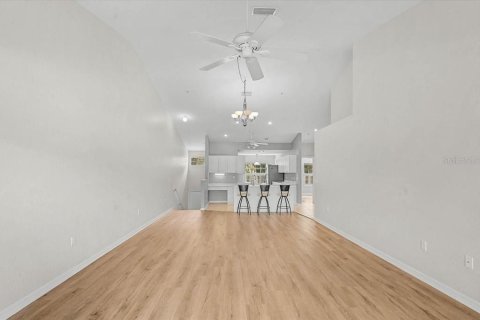 Condo in Bradenton, Florida, 2 bedrooms  № 2210001 - photo 15