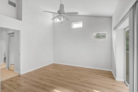 Condo in Bradenton, Florida, 2 bedrooms  № 2210001 - photo 19