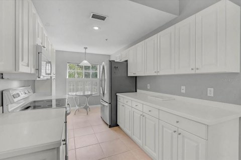 Condo in Bradenton, Florida, 2 bedrooms  № 2210001 - photo 10
