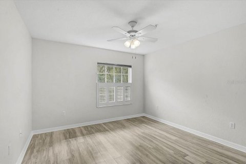 Condo in Bradenton, Florida, 2 bedrooms  № 2210001 - photo 16