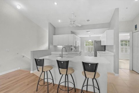 Condo in Bradenton, Florida, 2 bedrooms  № 2210001 - photo 7