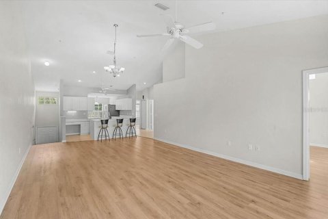 Condo in Bradenton, Florida, 2 bedrooms  № 2210001 - photo 6