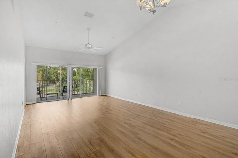 Condo in Bradenton, Florida, 2 bedrooms  № 2210001 - photo 5