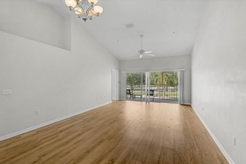 Condo in Bradenton, Florida, 2 bedrooms  № 2210001 - photo 3