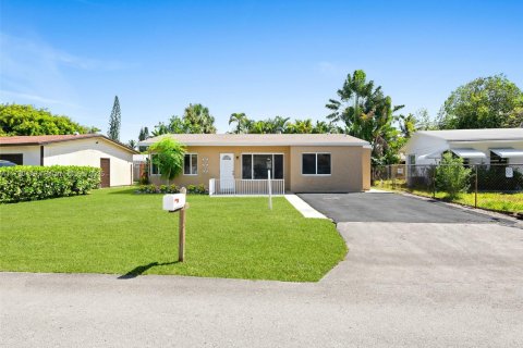 House in Pompano Beach, Florida 3 bedrooms, 111.02 sq.m. № 1871287 - photo 14