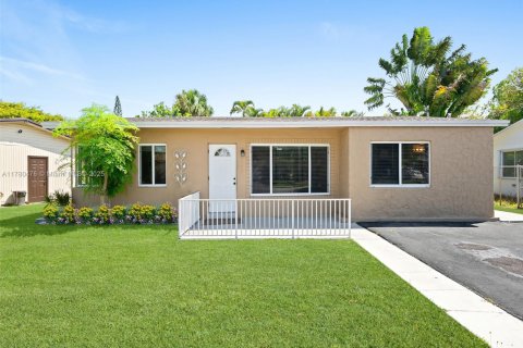 House in Pompano Beach, Florida 3 bedrooms, 111.02 sq.m. № 1871287 - photo 4