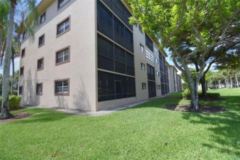 Condo in Pembroke Pines, Florida, 2 bedrooms  № 1920114 - photo 25