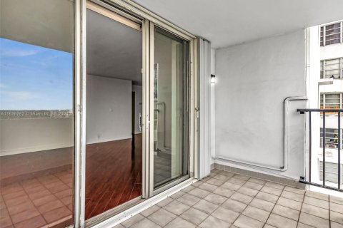 Купить кондоминиум в Авентура, Флорида 2 спальни, 117.8м2, № 1305576 - фото 19