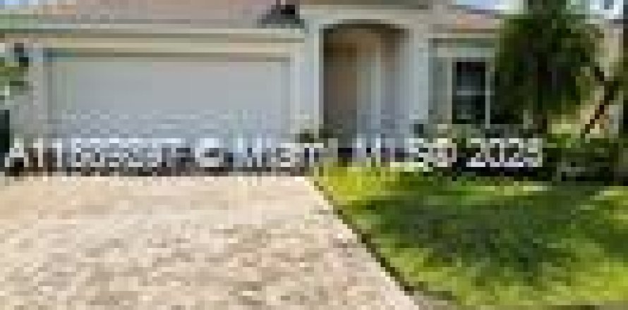 House in Naples, Florida 3 bedrooms № 1942748