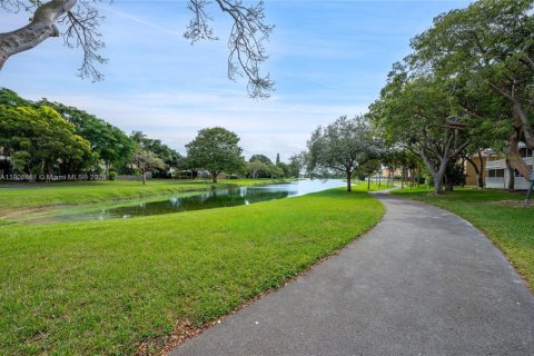 Condominio en venta en Miami, Florida, 2 dormitorios, 93.18 m2 № 1964611 - foto 20