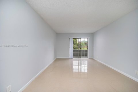 Condominio en venta en Miami, Florida, 2 dormitorios, 93.18 m2 № 1964611 - foto 14