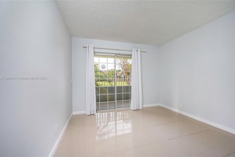Condominio en venta en Miami, Florida, 2 dormitorios, 93.18 m2 № 1964611 - foto 11