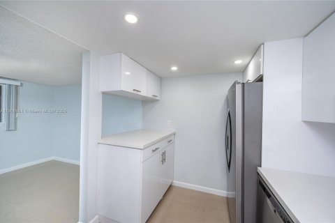 Condominio en venta en Miami, Florida, 2 dormitorios, 93.18 m2 № 1964611 - foto 8