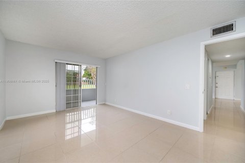 Condominio en venta en Miami, Florida, 2 dormitorios, 93.18 m2 № 1964611 - foto 16