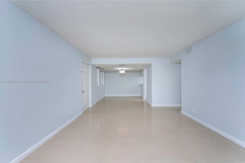 Condominio en venta en Miami, Florida, 2 dormitorios, 93.18 m2 № 1964611 - foto 5