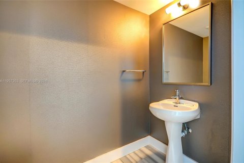 Купить кондоминиум в Майами, Флорида 1 спальня, 72.46м2, № 2020949 - фото 22