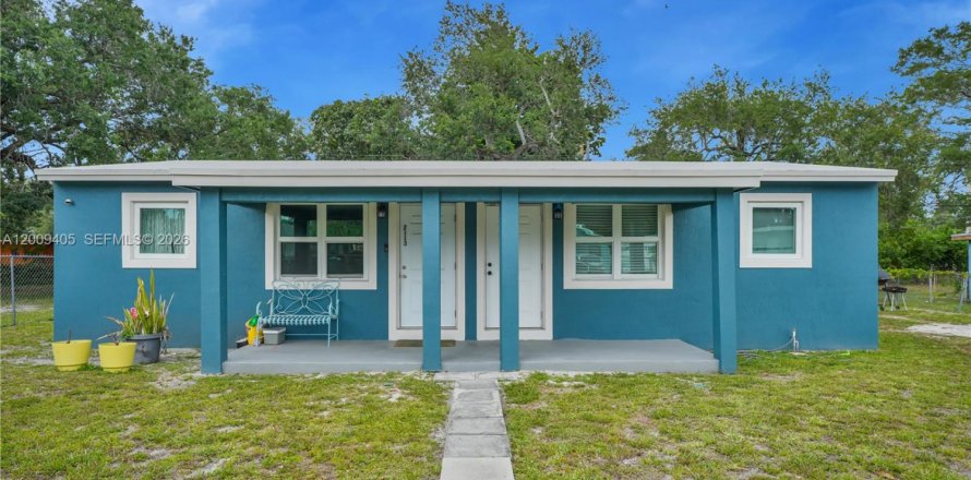Commercial property in Miami, Florida 94.02 sq.m. № 2072899
