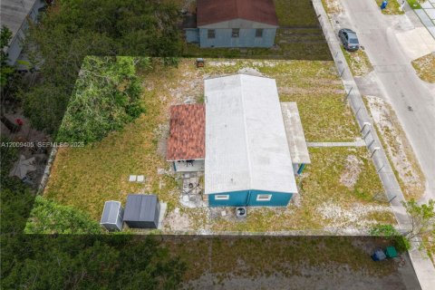 Commercial property in Miami, Florida 94.02 sq.m. № 2072899 - photo 18
