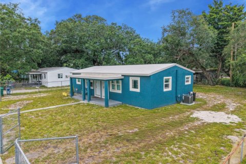 Commercial property in Miami, Florida 94.02 sq.m. № 2072899 - photo 19